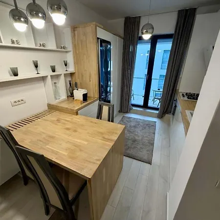 Modern Luxury Downtown By Managr Brassó