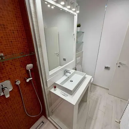 Modern Luxury Downtown By Managr *