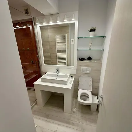 Modern Luxury Downtown By Managr